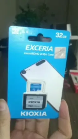 کارت حافظه‌ microSDHC کیوکسیا مدل EXCERIA کلاس 10 استاندارد UHS-I U1 سرعت 100MBps ظرفیت 32 گیگابایت به همراه آداپتور SD