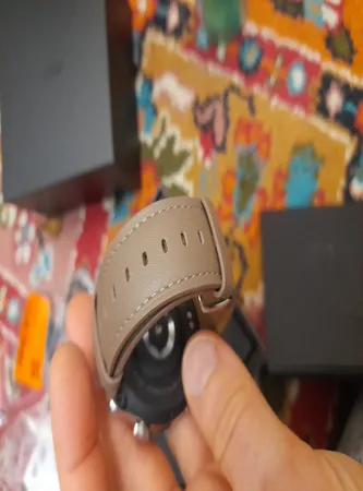 ساعت هوشمند میبرو مدل Lite 3 Pro بند چرمی، ضد آب، صفحه نمایش AMOLED، روشنایی 1000 نیتی، دارای قابلیت صفحه همیشه روشن، سنسور اکسیژن خون، سنسور ضربان قلب