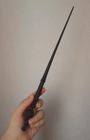 اسباب بازی زینتی مدل چوب دستی هری پاتر طرح پروفسور مک‌گونگال به همراه کارت قطار