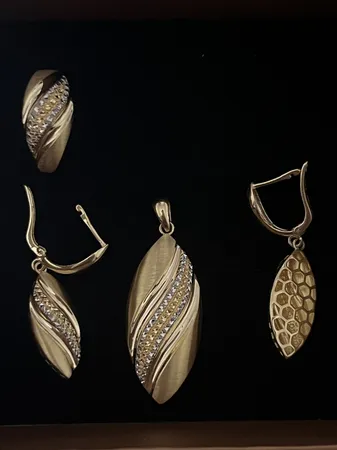 نیم ست طلا 18 عیار زنانه طلای مستجابی کد 676