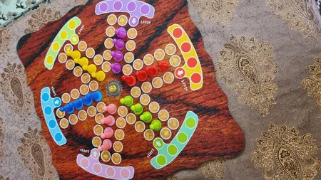 بازی فکری مدل منچ و مارپله کد G1