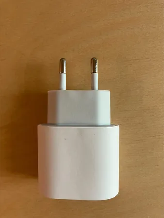 شارژر دیواری 20 وات اپل مدل 20W USB-C