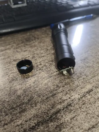 چراغ قوه مدل 002