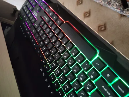 کیبورد تسکو مدل TK 8019، سوئیچ ممبران، Full-size، نورپردازی LED RGB