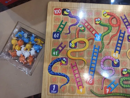 بازی منچ و مارپله تخته چوبی مدل Animals