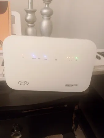 مودم 4G/TD-LTE ایرانسل مدل TFi60 S1 به همراه سیمکارت با 10 گیگابایت اینترنت 1 ماهه