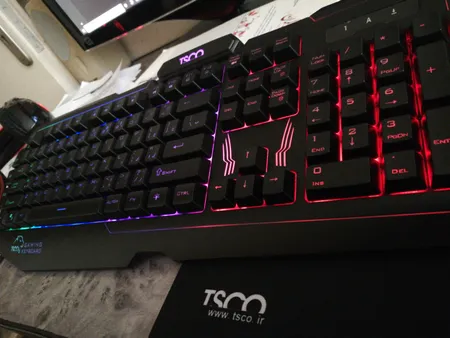 کیبورد گیمینگ تسکو مدل TK 8121، سوییچ ممبران، Full-Size، نورپردازی LED RGB