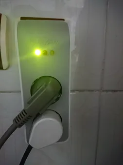 محافظ ولتاژ خیام الکتریک مدل KH8051