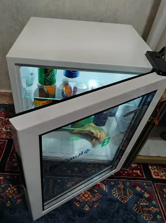 یخچال 3 فوت ایستکول مدل TM-4164-HS، با ارتفاع 59، پهنای 44.5 و عمق 53 سانتی‌متر، میزان مصرف انرژی B، دارای 3 طبقه