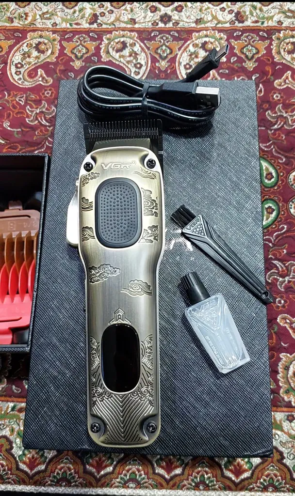 ماشین اصلاح موی سر و صورت وی جی ار شارژی مدل V-027
