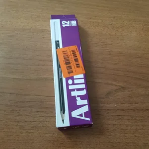 تجریه خرید مداد مشکی آرت لاین مدل EP-HB/IL بسته 12 عددی