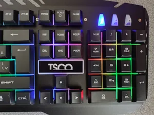 تجریه خرید کیبورد گیمینگ تسکو مدل TK 8021L با حروف فارسی، سوییچ ممبران، Full-Size، نورپردازی RGB LED