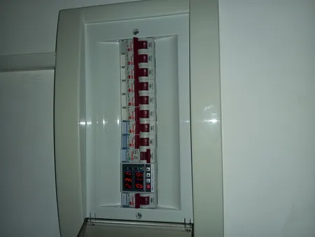 محافظ ولتاژ  ام بی مدل MBVPD2