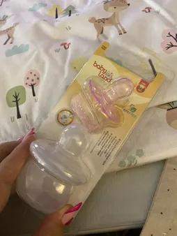 پستانک ارتودنسی بیبی لند مدل 366 به همراه قاب محافظ