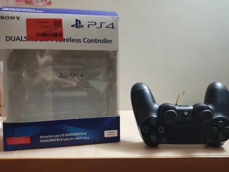 دسته بازی پلی استیشن 4 مدل DUAL SHOCK 4