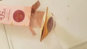 تجریه خرید کرم ضدآفتاب بی‌رنگ ایلابرت، SPF 30، مدل ضد لک 30 پلاس، مناسب پوست‌های معمولی و چرب با حجم 40 میلی‌لیتر، محافظت‌کننده در برابر اشعه‌های UVA و PA ،UVB+++، ضد لک و پیری، دارای فرمولاسیون فاقد چربی، با ماندگاری 2 ساعته