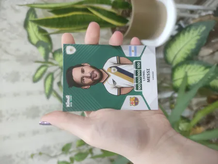 اسباب بازی شانسی کیمدی مدل کارت لیونل مسی توپ طلا 2025