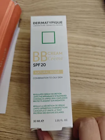 کرم پودر BB درماتیپیک دارای spf 20 رنگ بژ طبیعی حجم 30 میلی لیتر