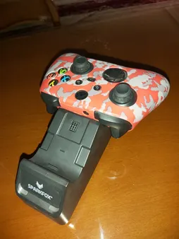 پایه شارژر اسپارک فاکس مدل W20X504 مناسب برای دسته بازی Xbox Series X / S