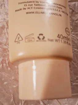 کرم ضد آفتاب رنگی الارو مدل SPF25 محافظ UVA ،UVB، مناسب انواع پوست تحت لیسانس حجم 40 میلی‌لیتر