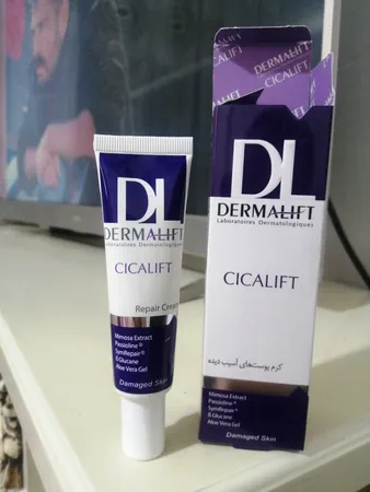 کرم ترمیم کننده پوست صورت درمالیفت مدل سیکالیفت مناسب پوست‌های آسیب‌دیده حجم 30 میلی لیتر