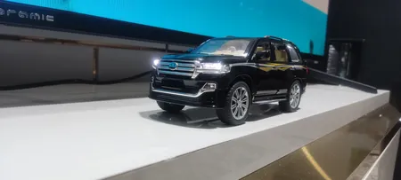 ماشین بازی چه ژی مدل فلزی 6 درب بازشو تویوتا دودزا