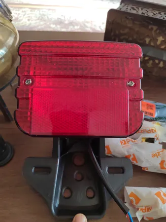 چراغ خطر موتورسیکلت مدل A1 مناسب برای هوندا 125