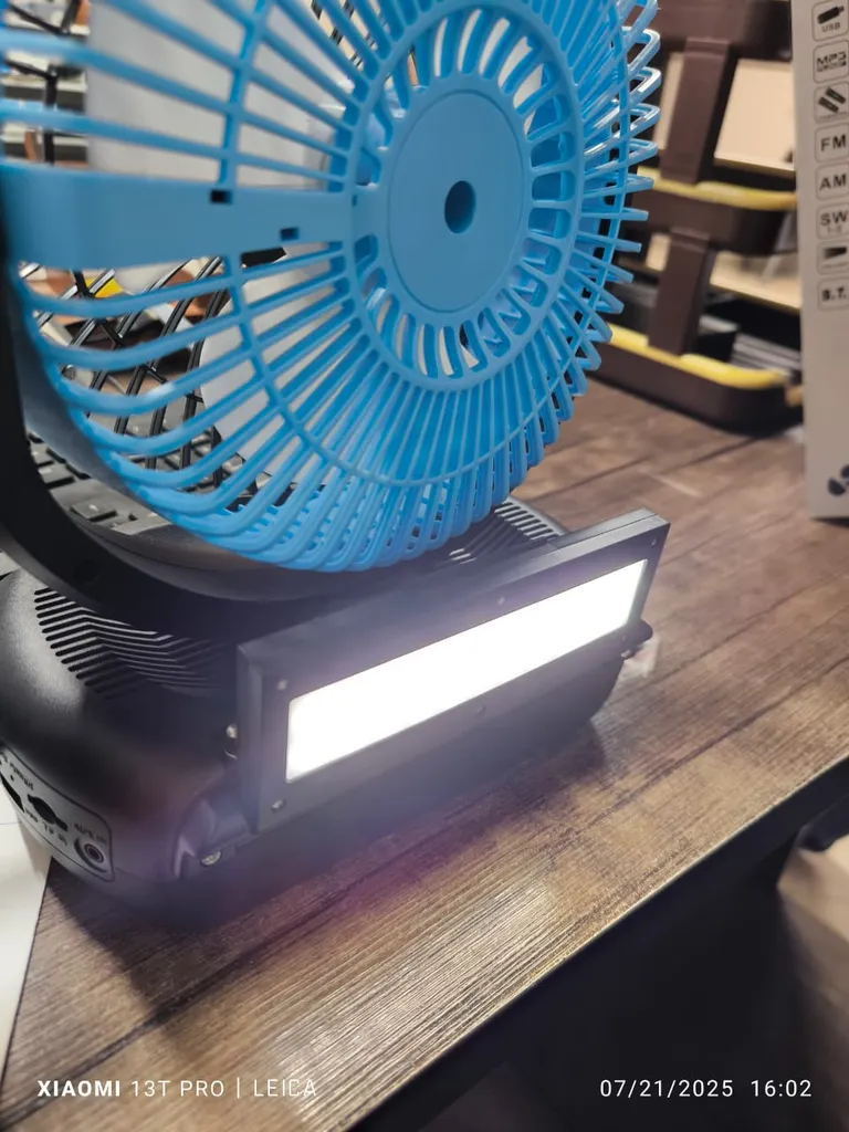 اسپیکر قابل حمل چلیپا مدل Fan Solar Power ظرفیت 4000 میلی آمپر ساعت