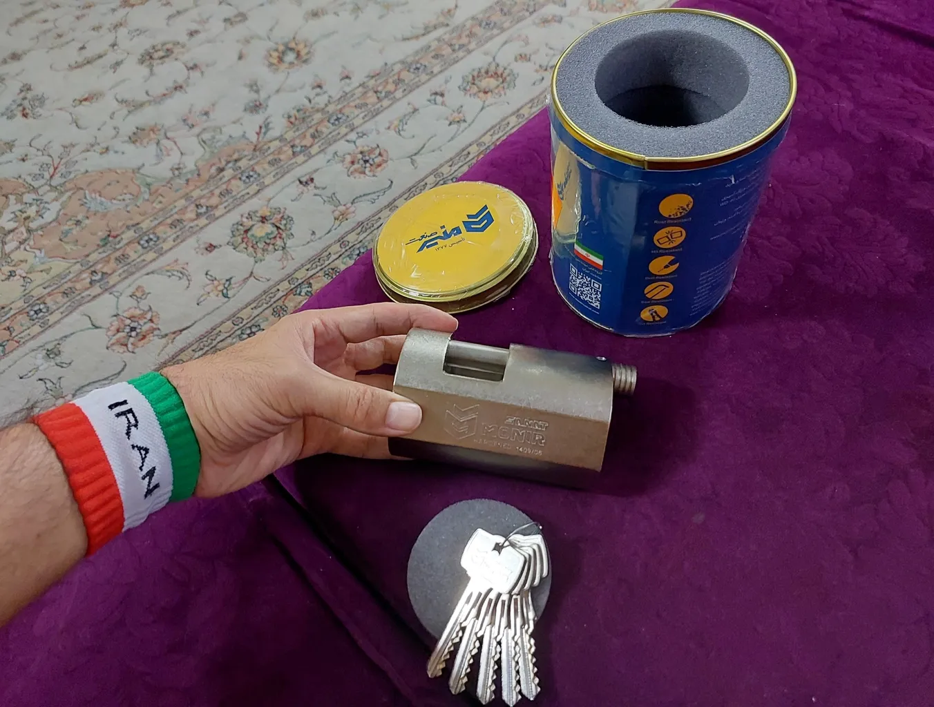 قفل منیر صنعت مدل استوانه ای M110 با 18 ساچمه