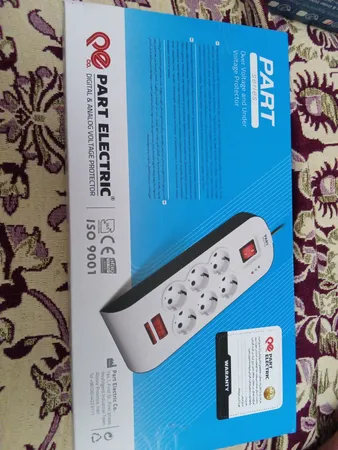 محافظ ولتاژ پارت الکتریک مدل PE8802