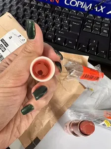 تجریه خرید رژ لب جامد گلدن رز شماره 02