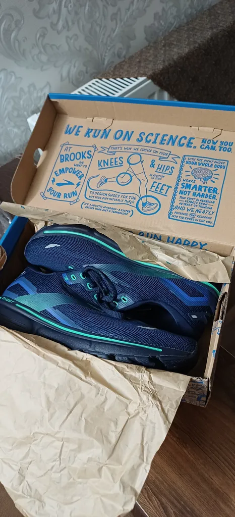 کفش مخصوص دویدن مردانه بروکس مدل 1103931D428