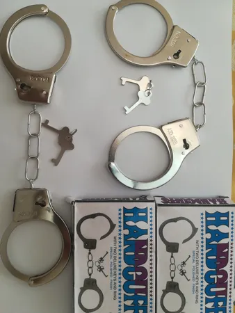 دستبند اسباب بازی مدل police-2