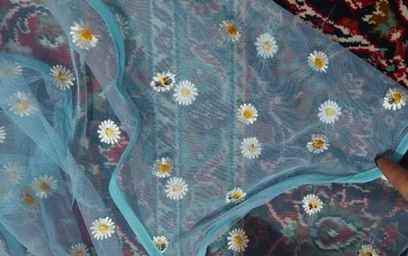 روسری زنانه مدل مینی اسکارف بابونه