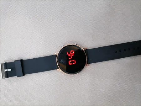 ساعت مچی دیجیتال زنانه مدل F01