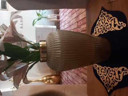 گلدان دکوری مدل ارکیده خط دار