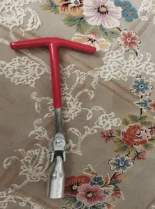 تجریه خرید اچار شمع تاشو مدل B02