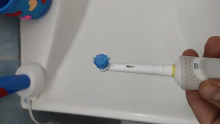 سری یدک مسواک برقی مدل EB17s بسته 4 عددی