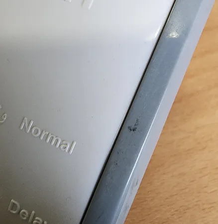 محافظ ولتاژ سیماران مدل SM-140AW