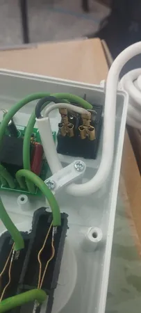 محافظ ولتاژ آژند مدل AZ2504-4b