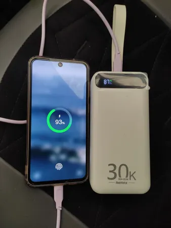 پاوربانک ریمکس مدل RPP-522 22.5W ظرفیت 30000 میلی آمپر ساعت