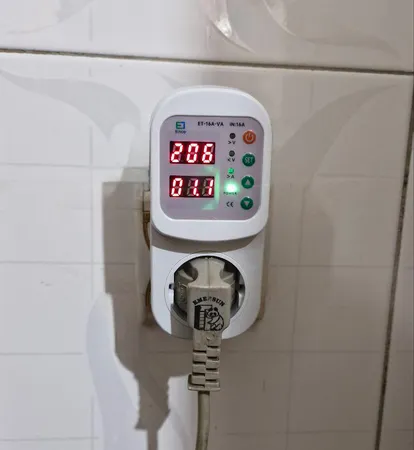 محافظ ولتاژ اتکو مدل ET-16A-VA