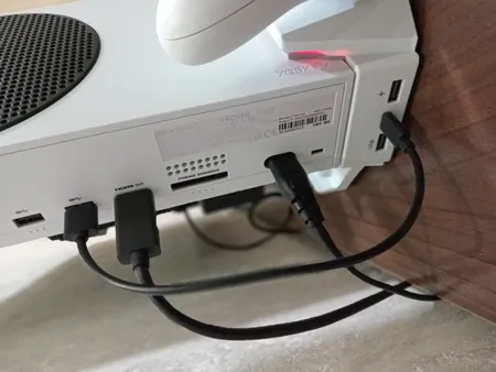 پایه شارژر دسته بازی دابی مدل Dobe TYX-0663 مناسب برای XBOX Sereis S به همراه باطری