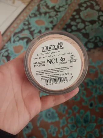 پودر تثبیت کننده آرایش لالا رخ شماره 01