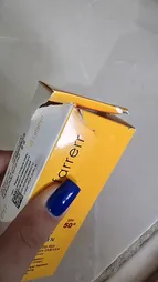 کرم ضدآفتاب و ضدلک بی‌رنگ لافارر مدل SPF50، مناسب پوست‌های خشک و معمولی، حجم 40 میلی‌لیتر