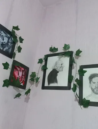 گل مصنوعی مدل ریسه برگ طرح انگور کد PAL-3030