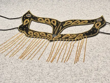 برقع دست دوز زنانه مدل زنجیر دار اینه دار