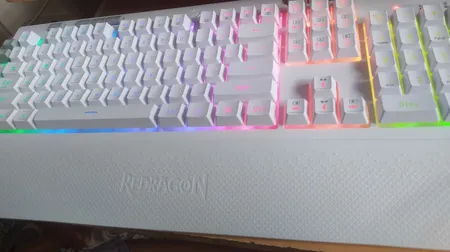 کیبورد گیمینگ ردراگون مدل Shiva K512W، سوییچ ممبران، Full-Size، نورپردازی RGB