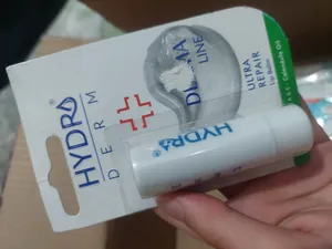 تجریه خرید بالم نرم کننده و التیام بخش لب هیدرودرم مدل DERMA LINE