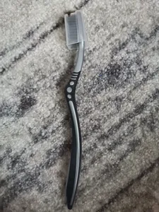 تجریه خرید مسواک بنسر مدل Silver Charcoal با برس متوسط